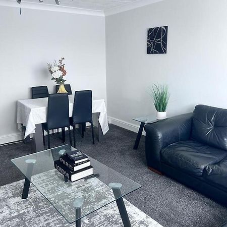 Parsonage Leys Apartment ฮาร์โลว์ ภายนอก รูปภาพ