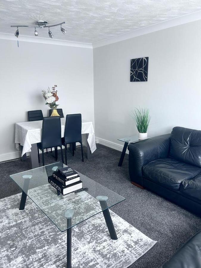 Parsonage Leys Apartment ฮาร์โลว์ ภายนอก รูปภาพ