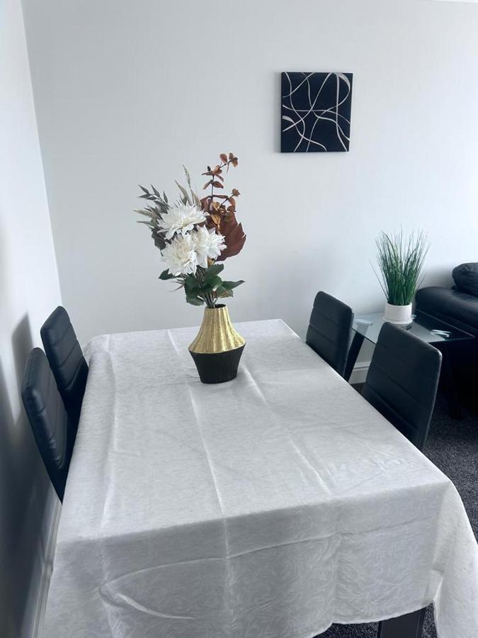 Parsonage Leys Apartment ฮาร์โลว์ ภายนอก รูปภาพ