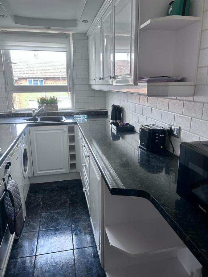 Parsonage Leys Apartment ฮาร์โลว์ ภายนอก รูปภาพ