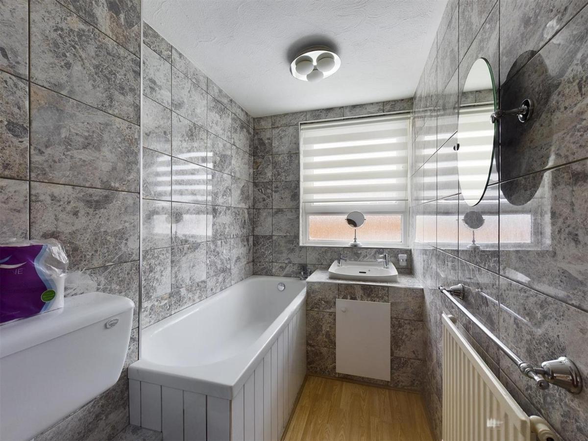Parsonage Leys Apartment ฮาร์โลว์ ภายนอก รูปภาพ